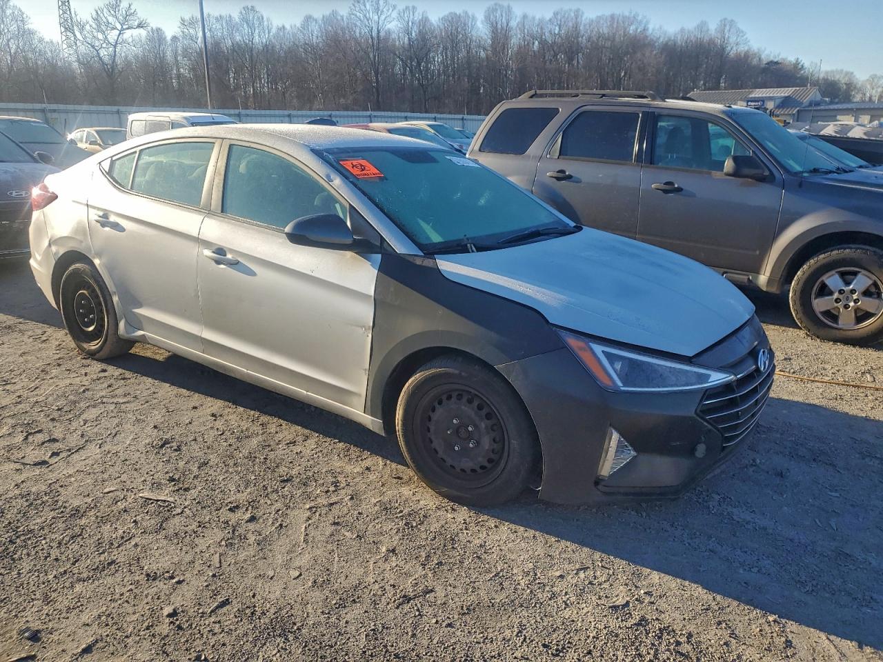 2019 HYUNDAI ELANTRA SE photo 4