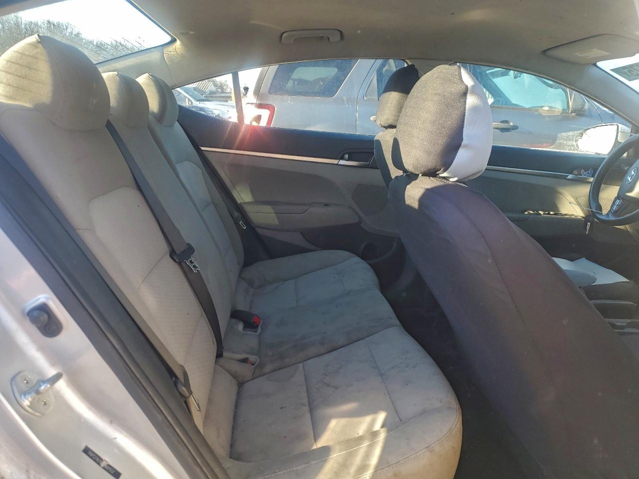 2019 HYUNDAI ELANTRA SE photo 10