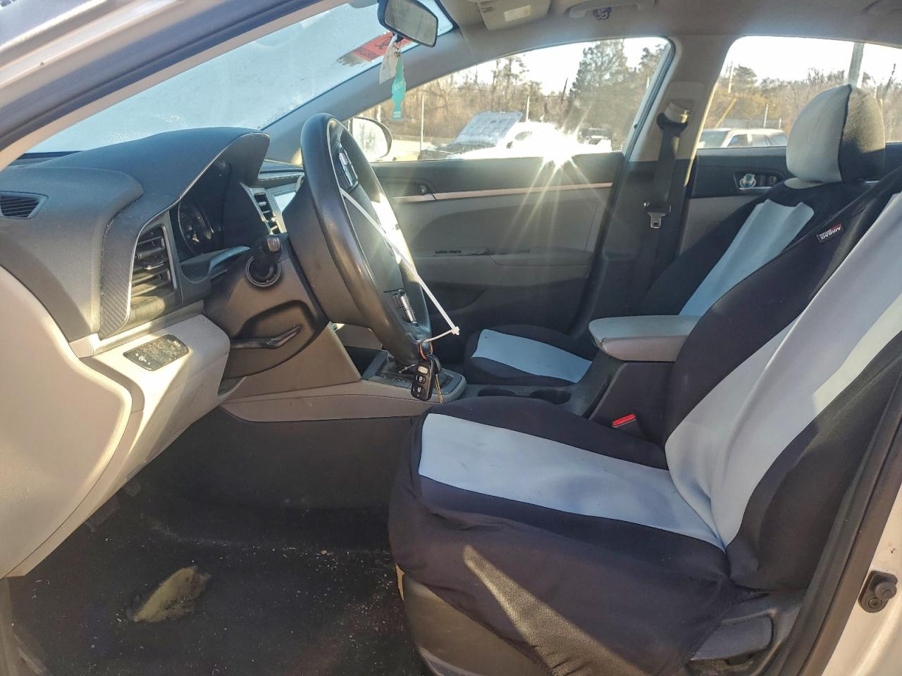 2019 HYUNDAI ELANTRA SE photo 7