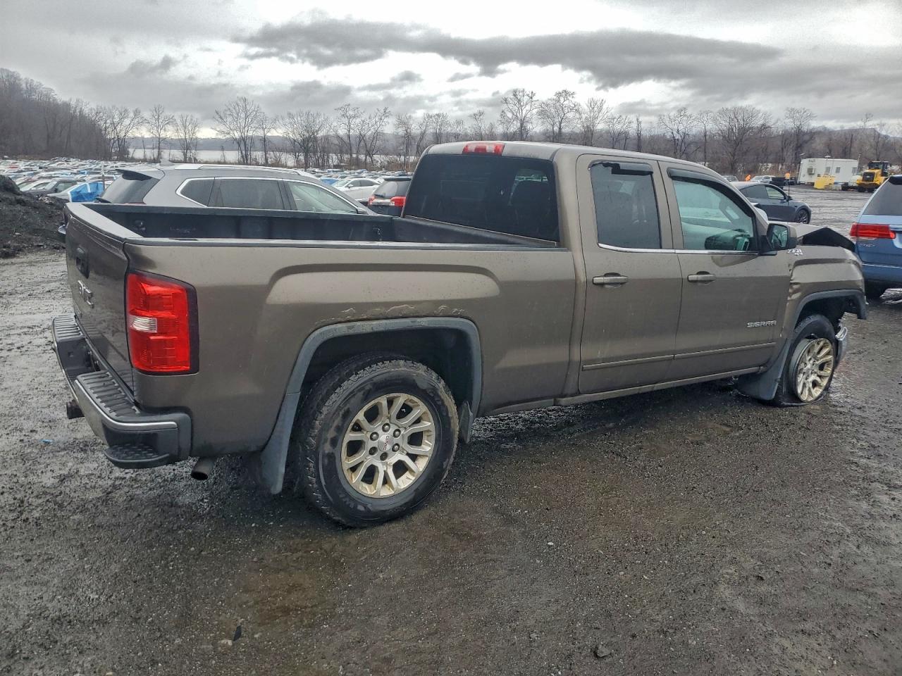 2014 GMC SIERRA K1500 SLE photo 7