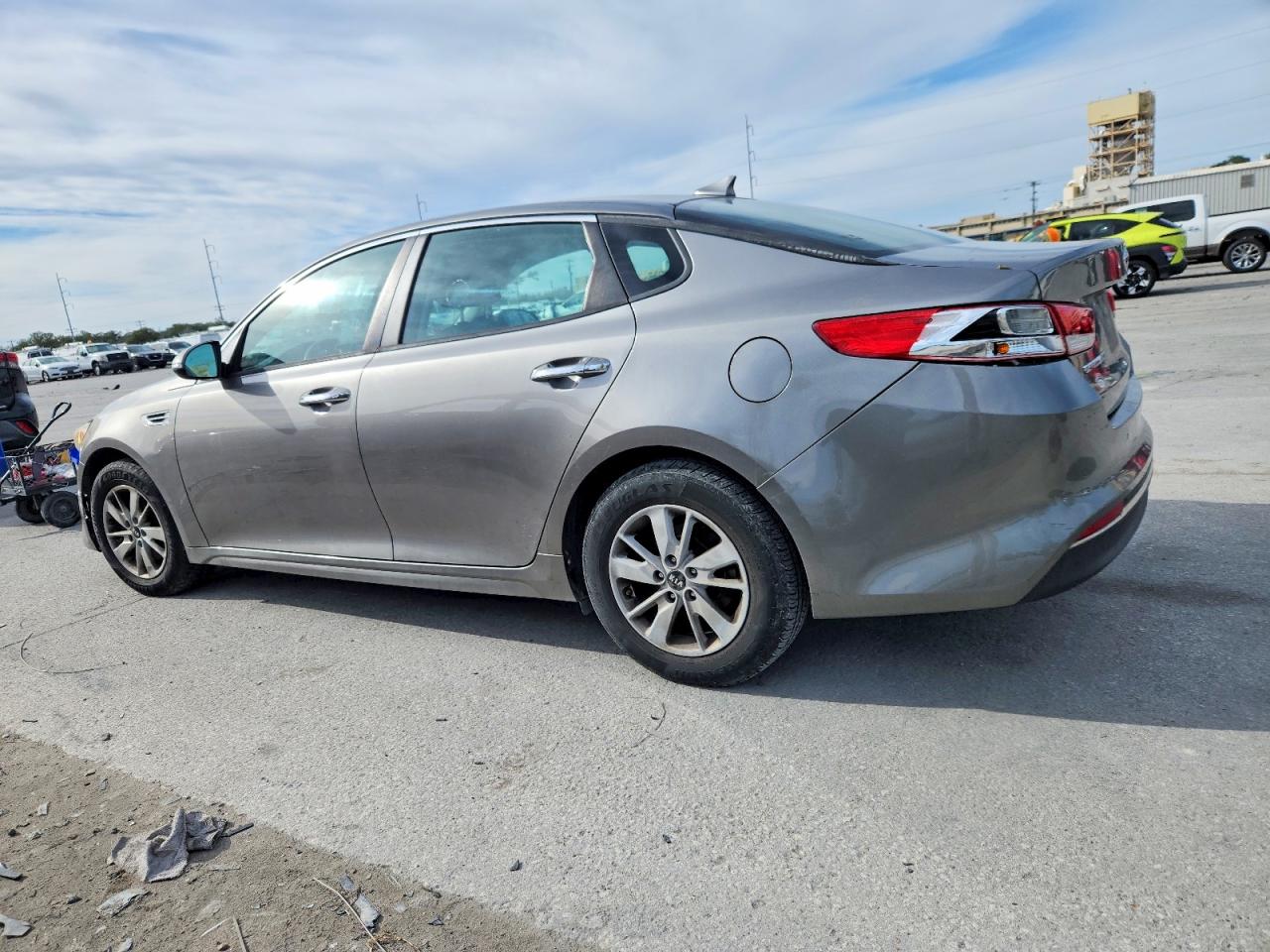 2018 KIA OPTIMA LX photo 3