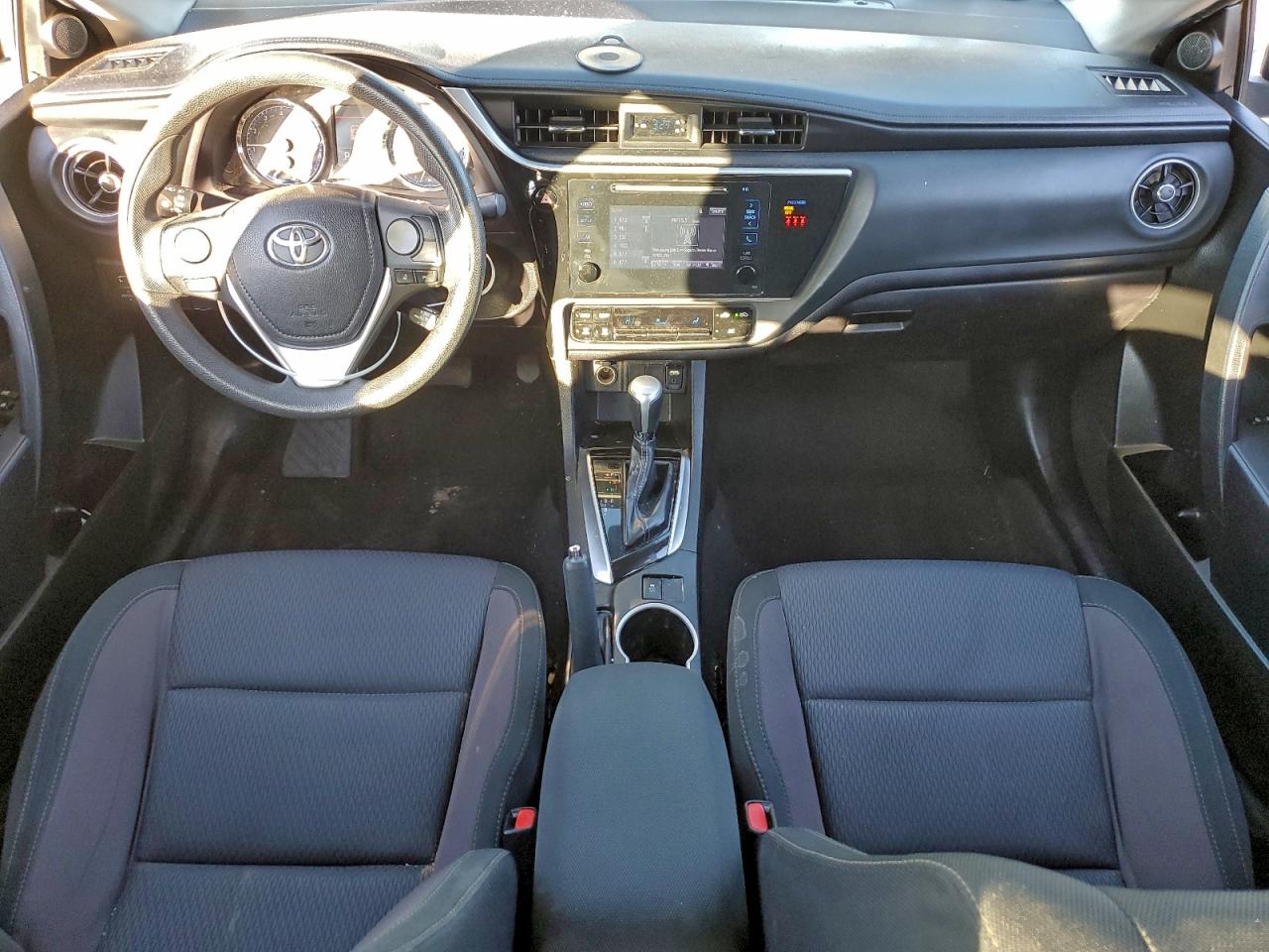2019 TOYOTA COROLLA L photo 15
