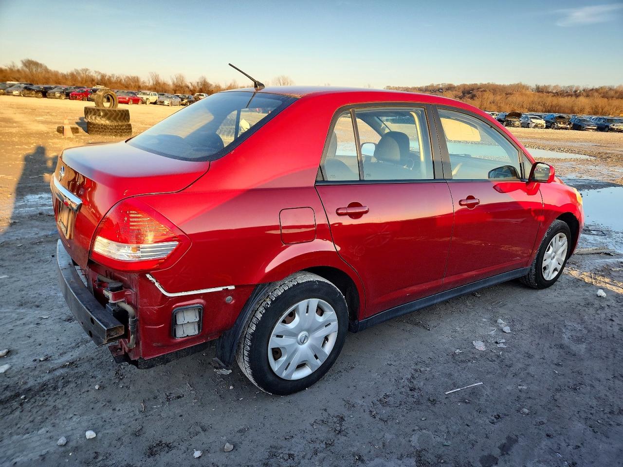 2011 NISSAN VERSA S photo 5