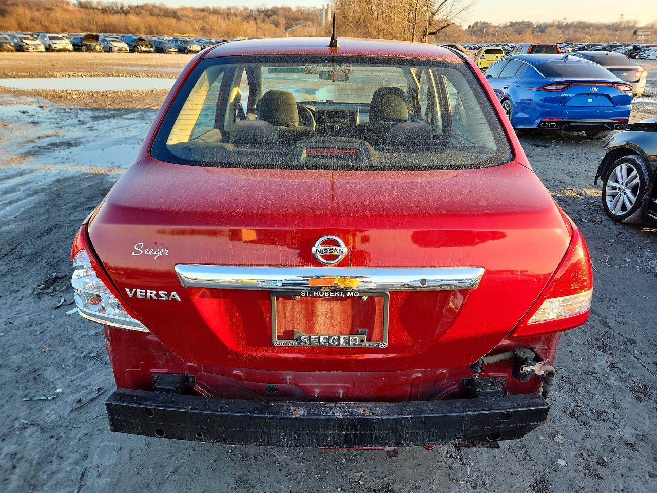 2011 NISSAN VERSA S photo 11