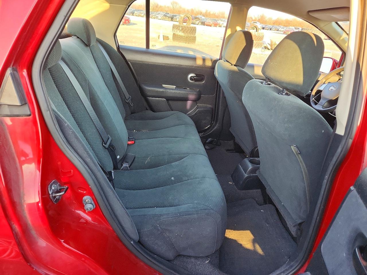 2011 NISSAN VERSA S photo 19