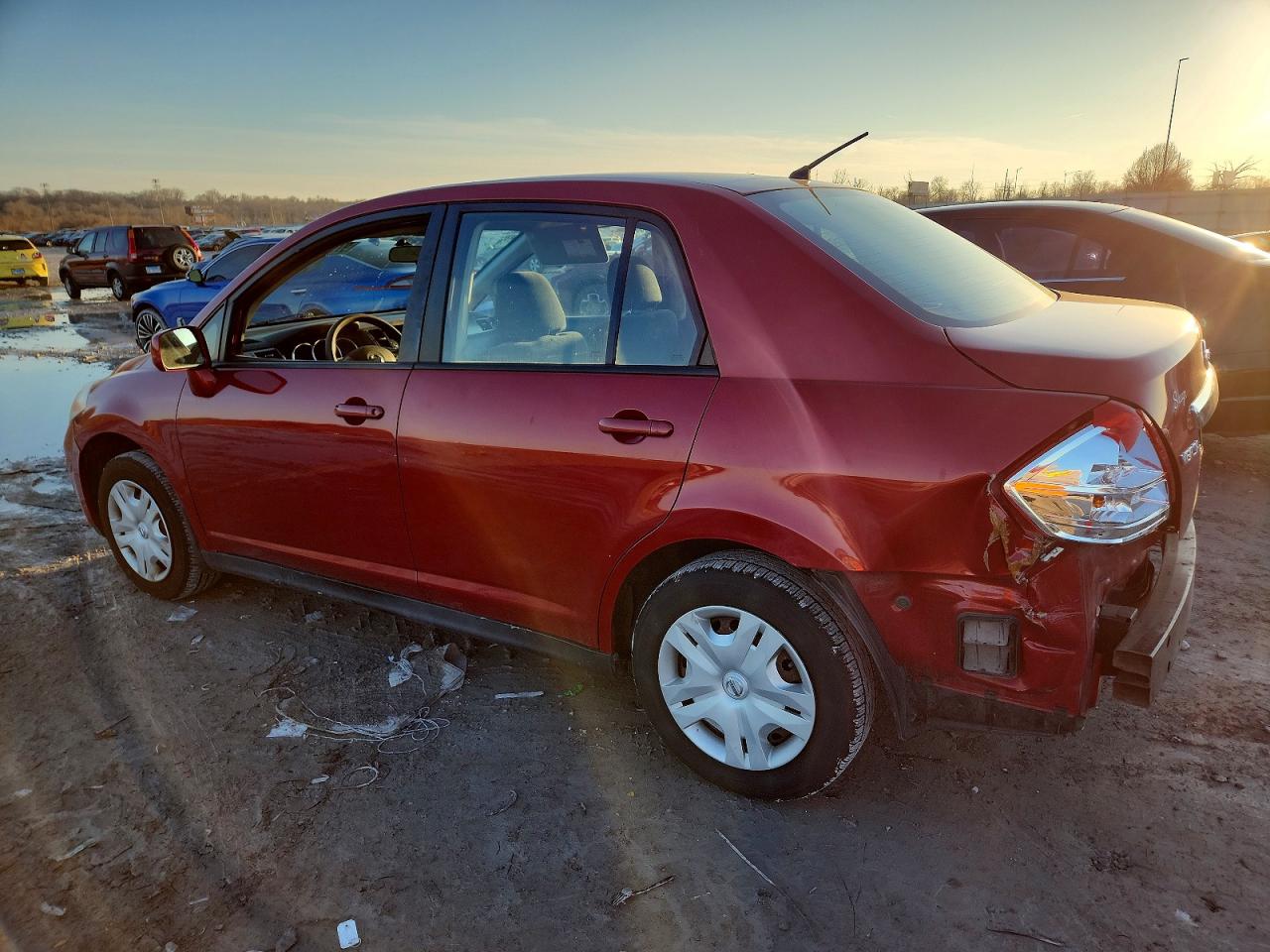 2011 NISSAN VERSA S photo 3