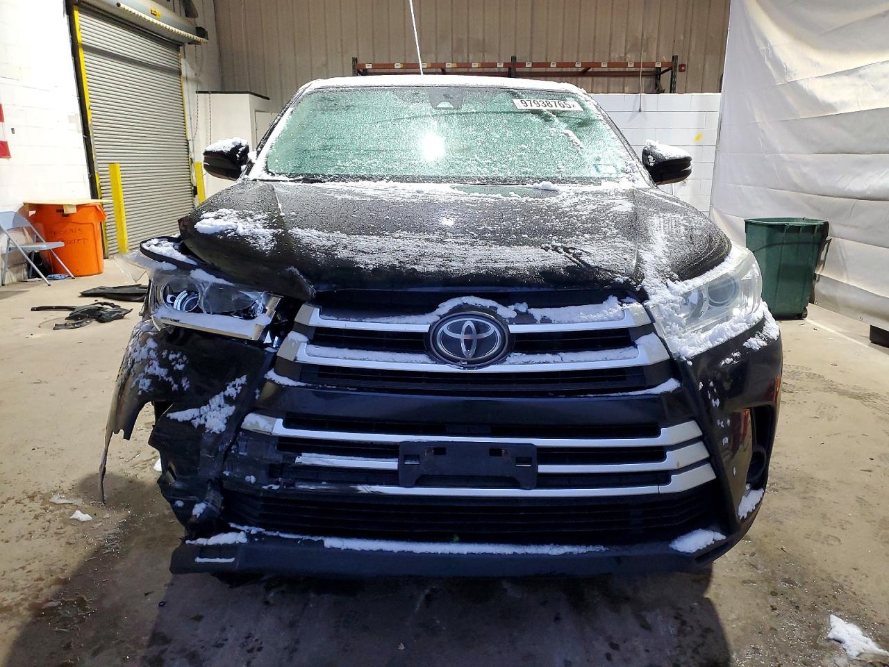 2018 TOYOTA HIGHLANDER LE photo 13