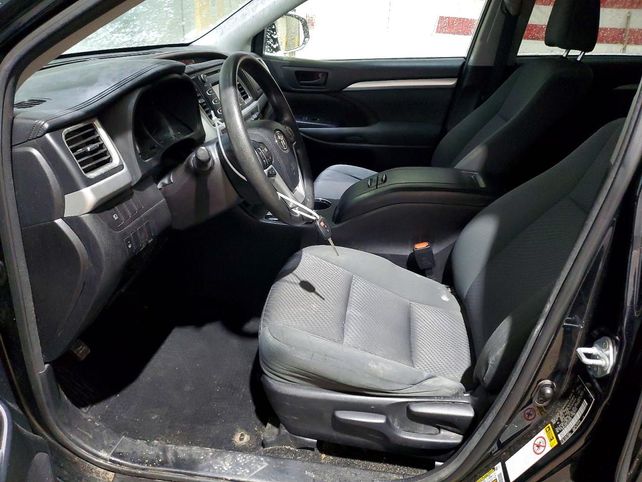 2018 TOYOTA HIGHLANDER LE photo 19