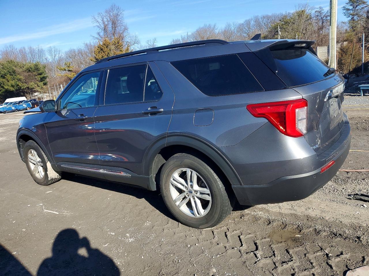 2021 FORD EXPLORER XLT photo 2