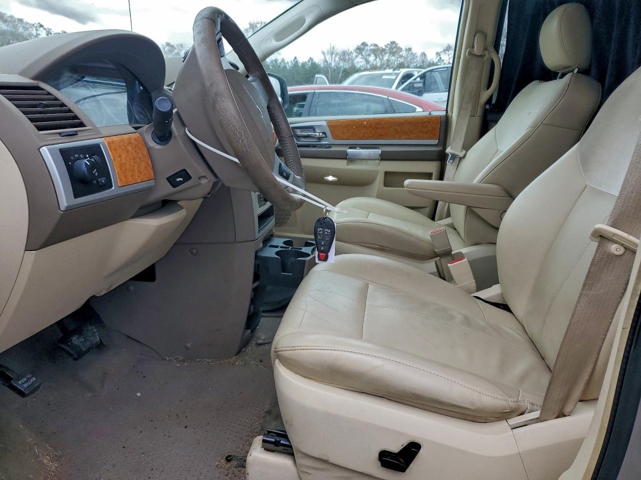 2008 CHRYSLER TOWN & COUNTRY LIMITED photo 7