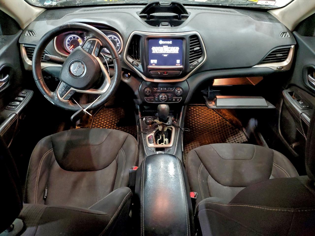 2016 JEEP CHEROKEE LATITUDE photo 8