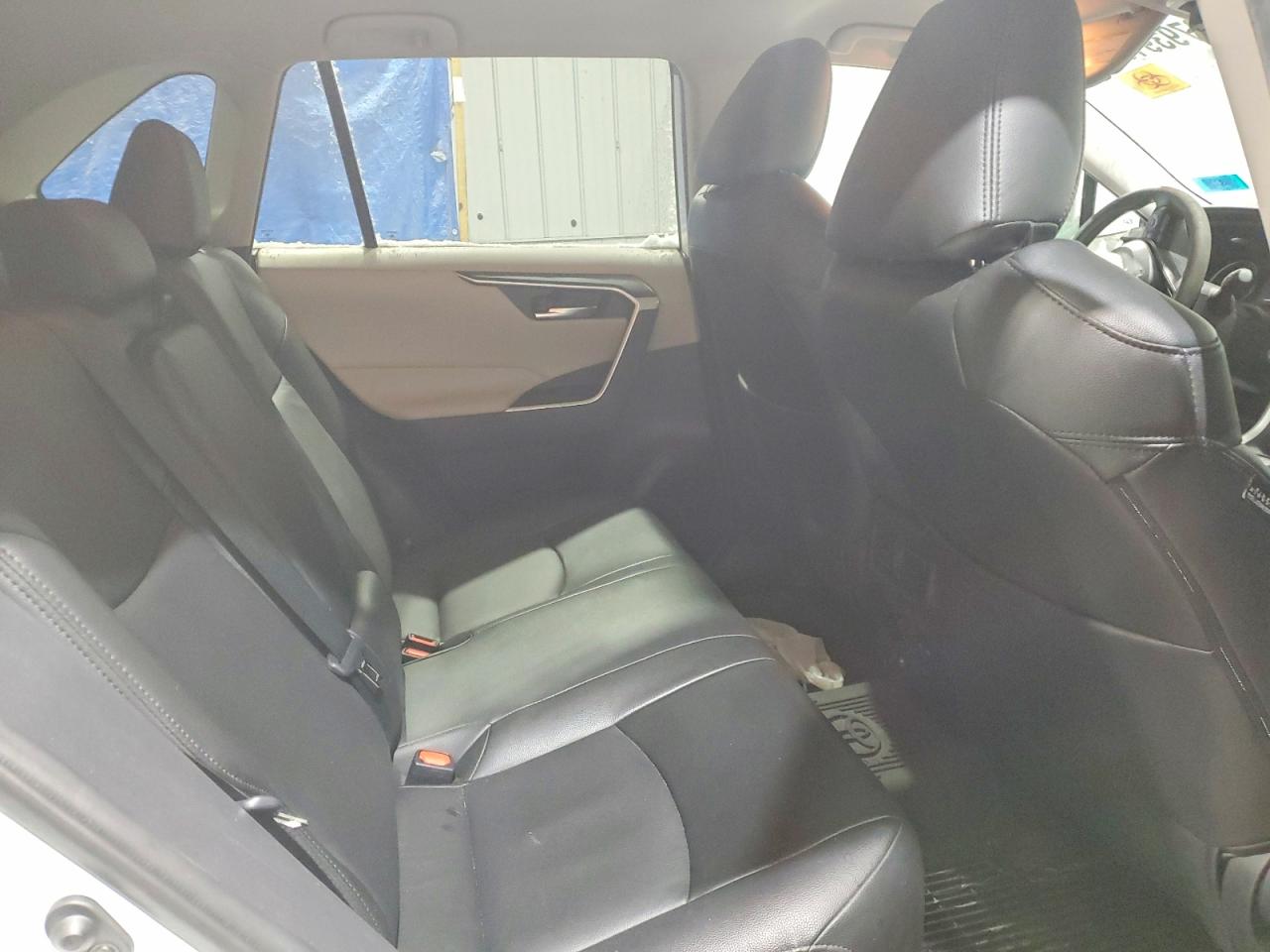 2021 TOYOTA RAV4 XLE photo 11