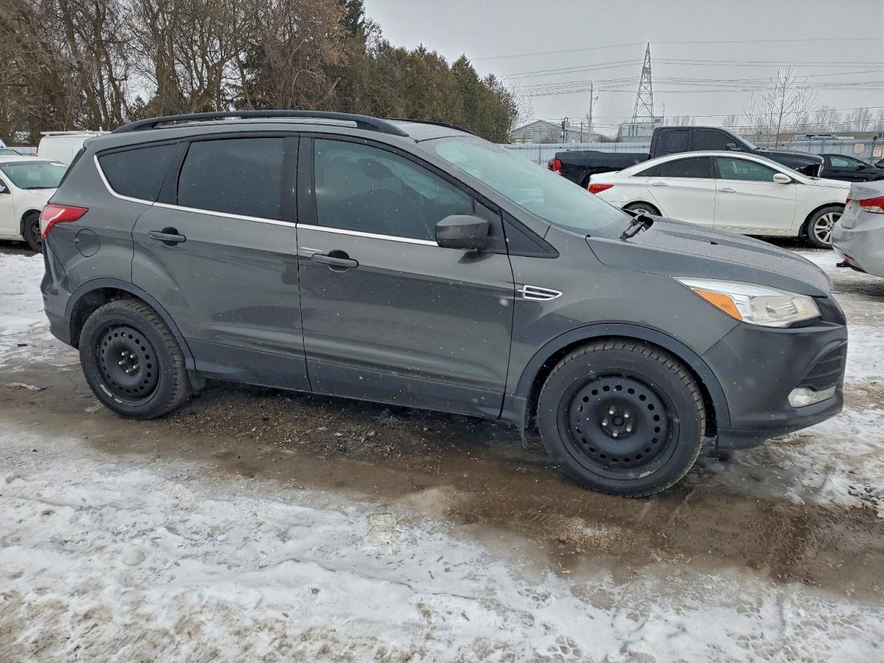 2015 FORD ESCAPE SE photo 4
