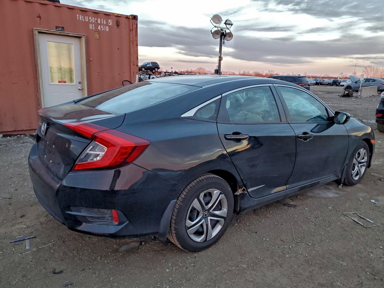 2017 HONDA CIVIC LX photo 3