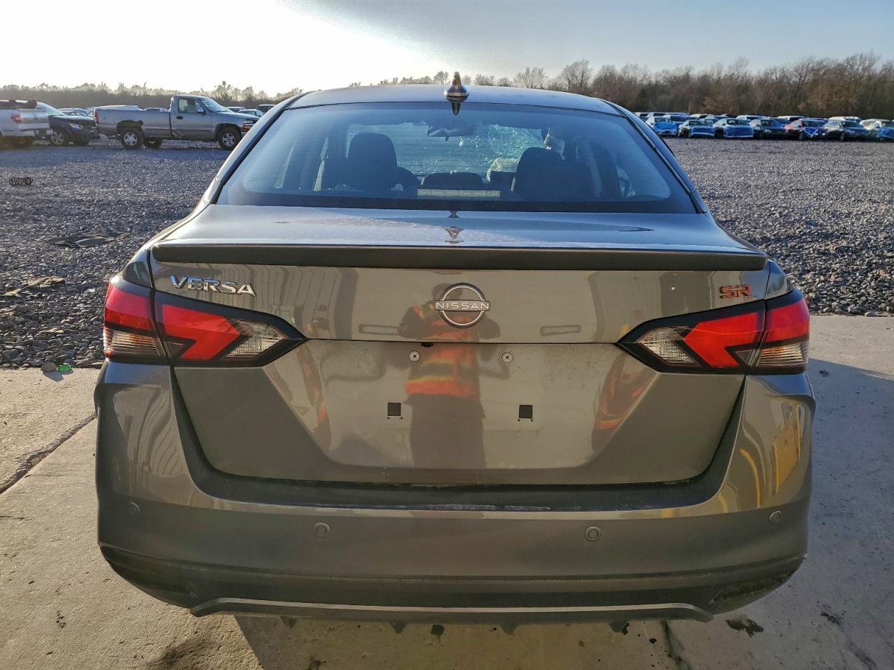 2025 NISSAN VERSA SR photo 6