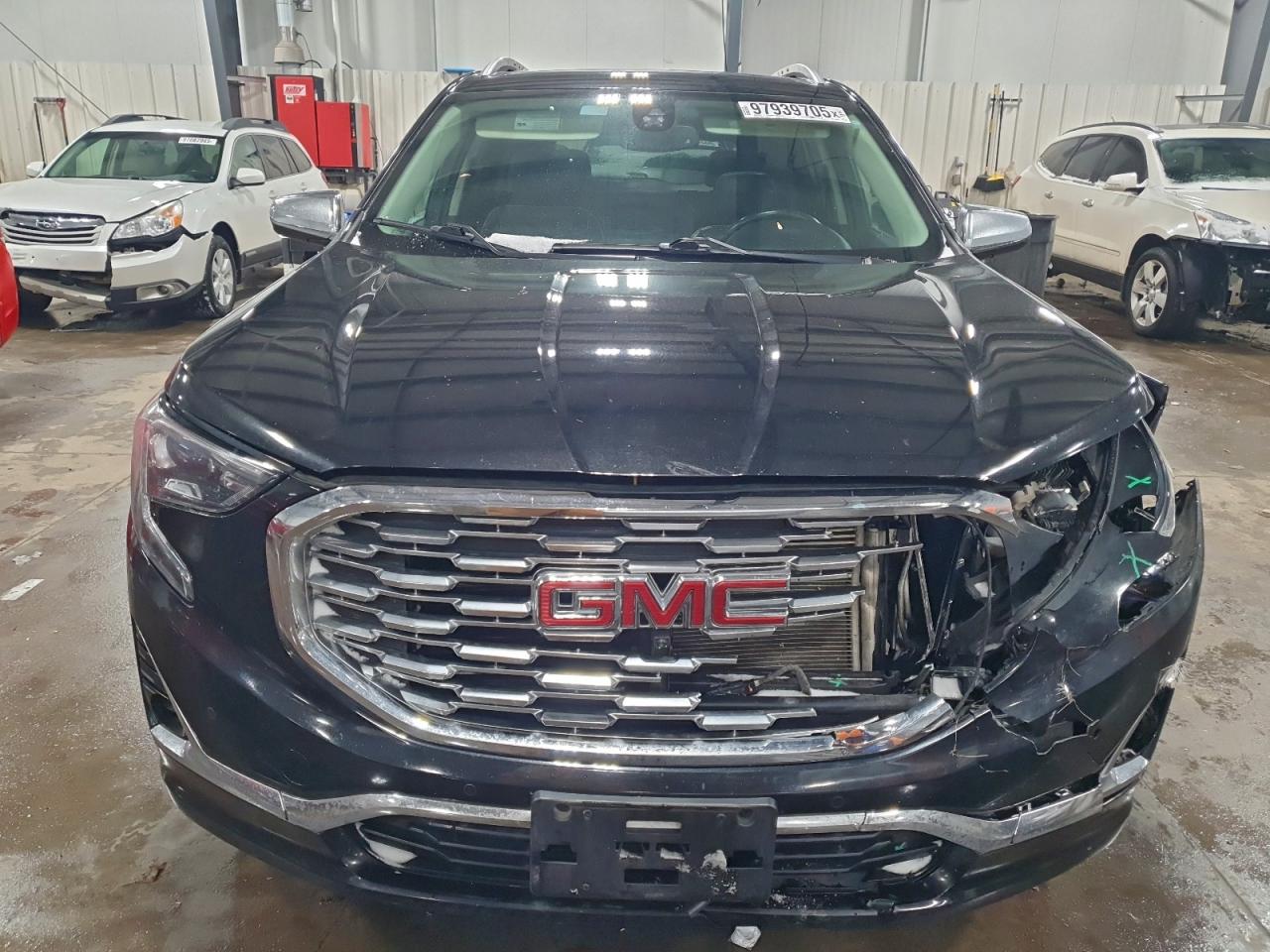 2018 GMC TERRAIN DENALI photo 9