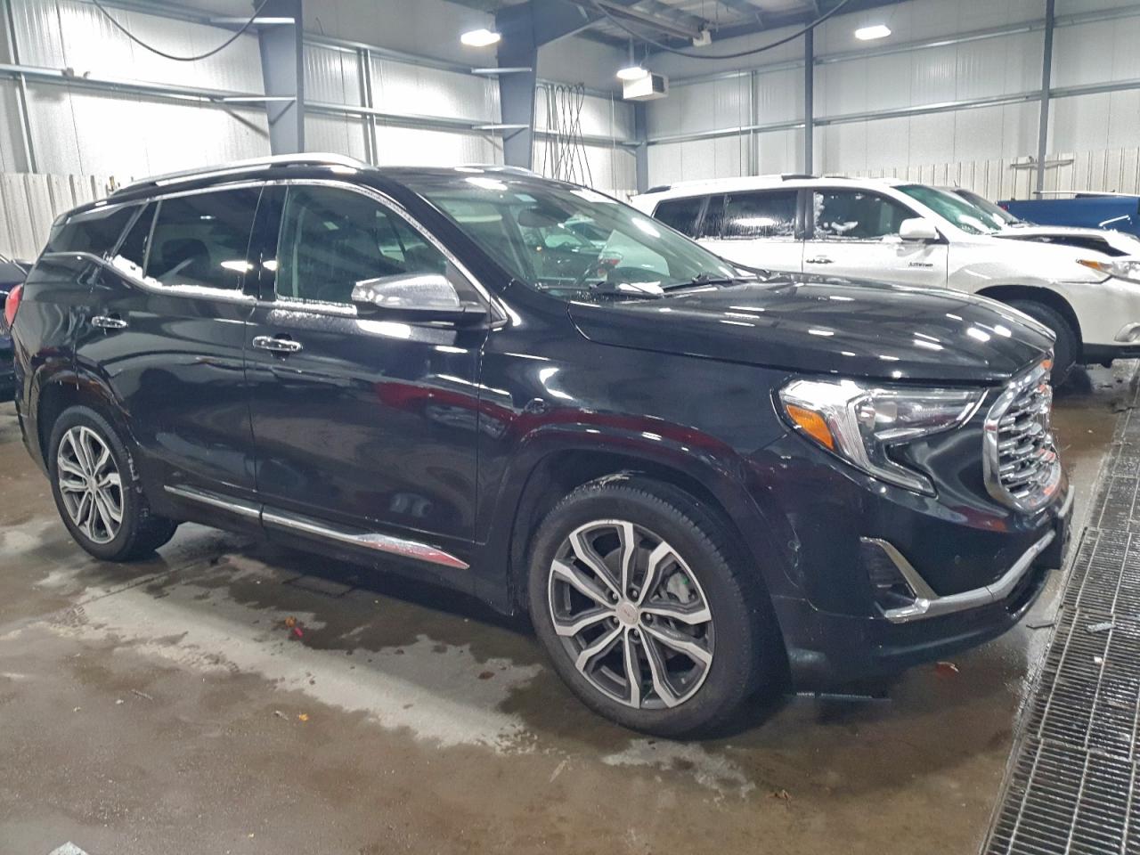 2018 GMC TERRAIN DENALI photo 7