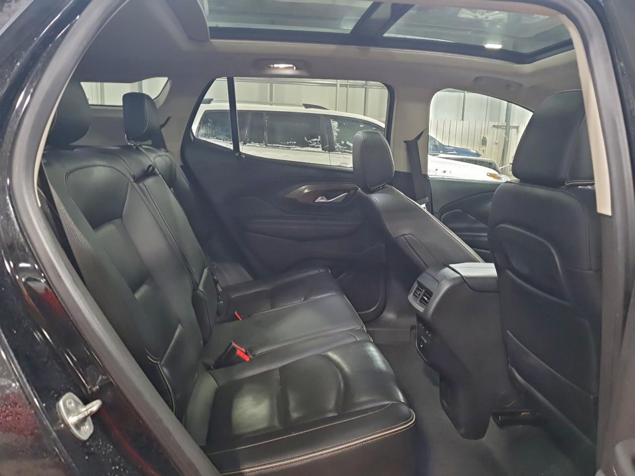 2018 GMC TERRAIN DENALI photo 21