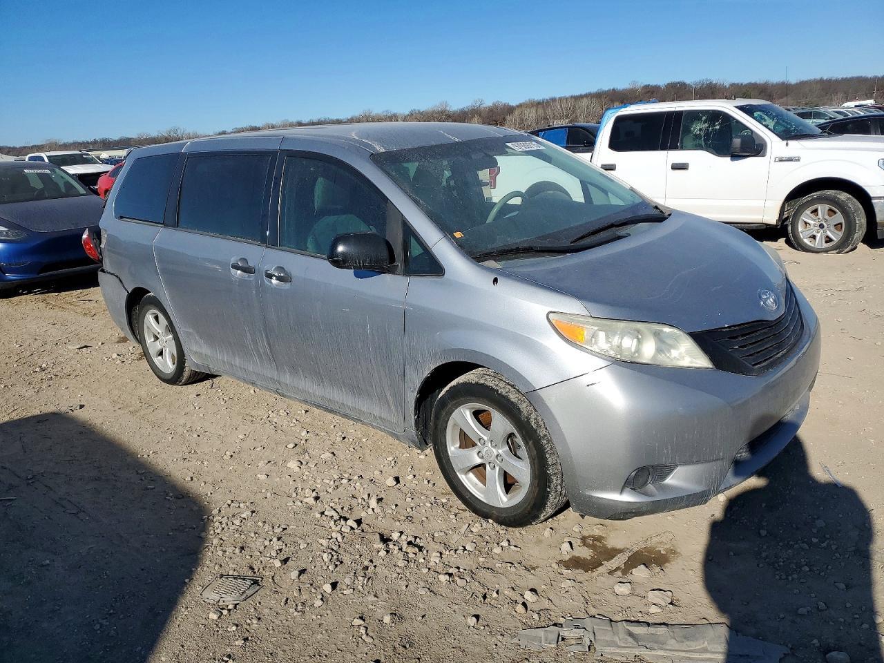 2013 TOYOTA SIENNA photo 7
