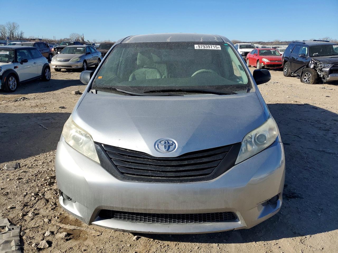 2013 TOYOTA SIENNA photo 9
