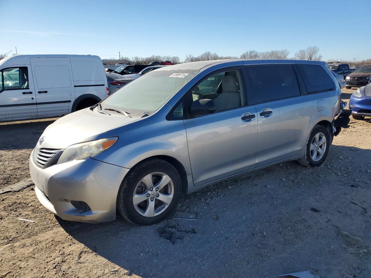 2013 TOYOTA SIENNA