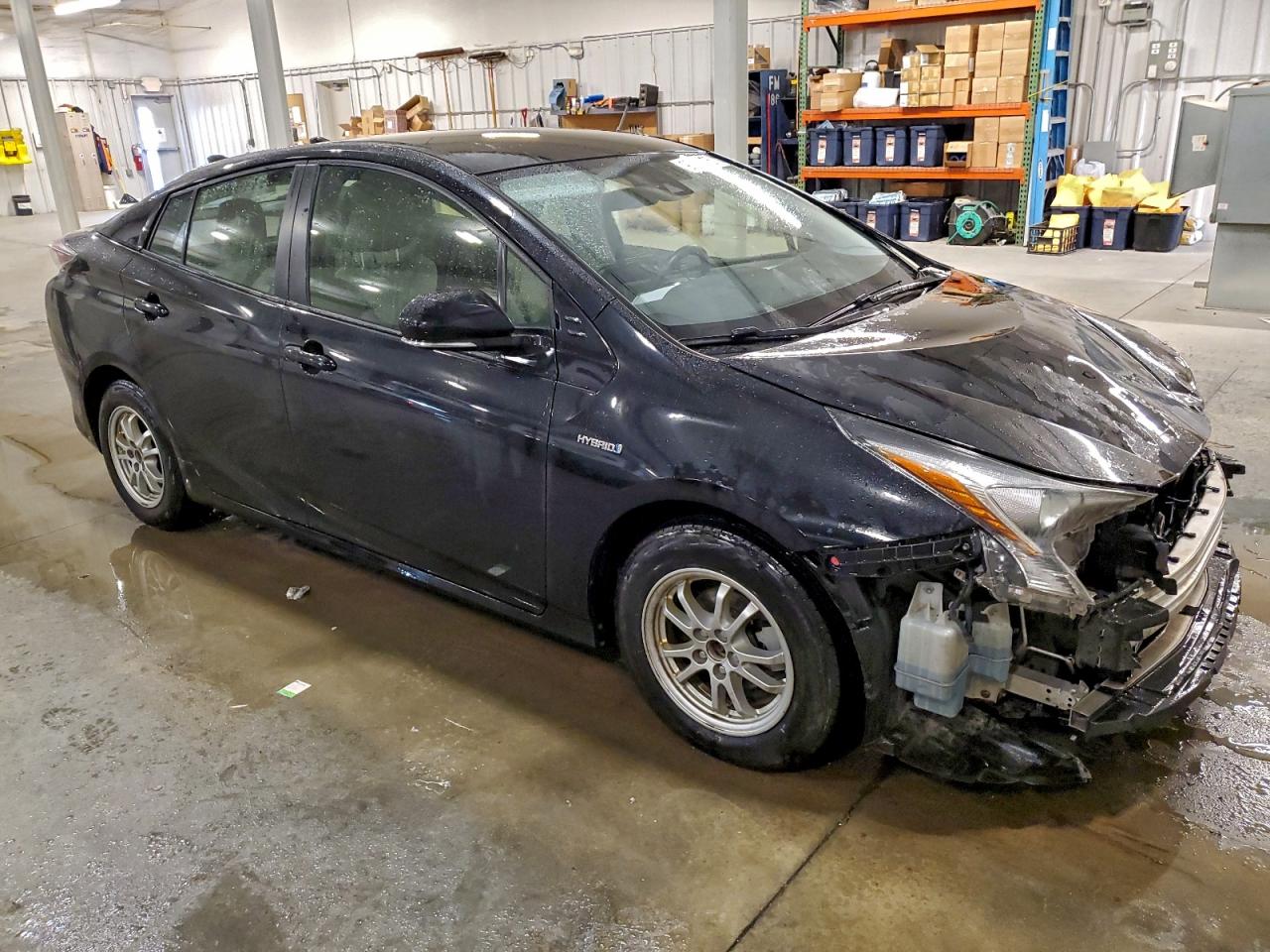 2017 TOYOTA PRIUS photo 4