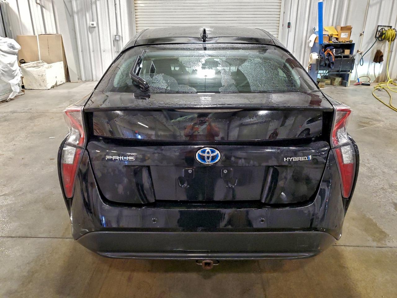 2017 TOYOTA PRIUS photo 6