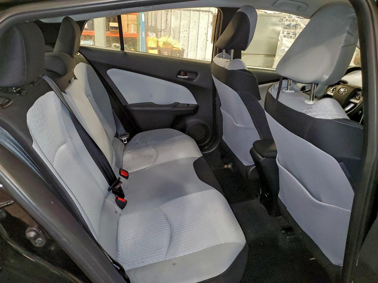 2017 TOYOTA PRIUS photo 10