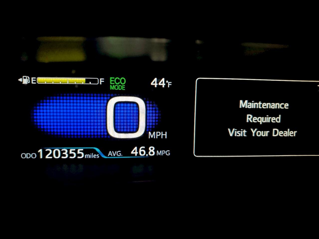 2017 TOYOTA PRIUS photo 9