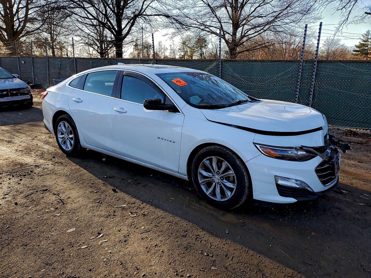 2023 CHEVROLET MALIBU LT photo 4