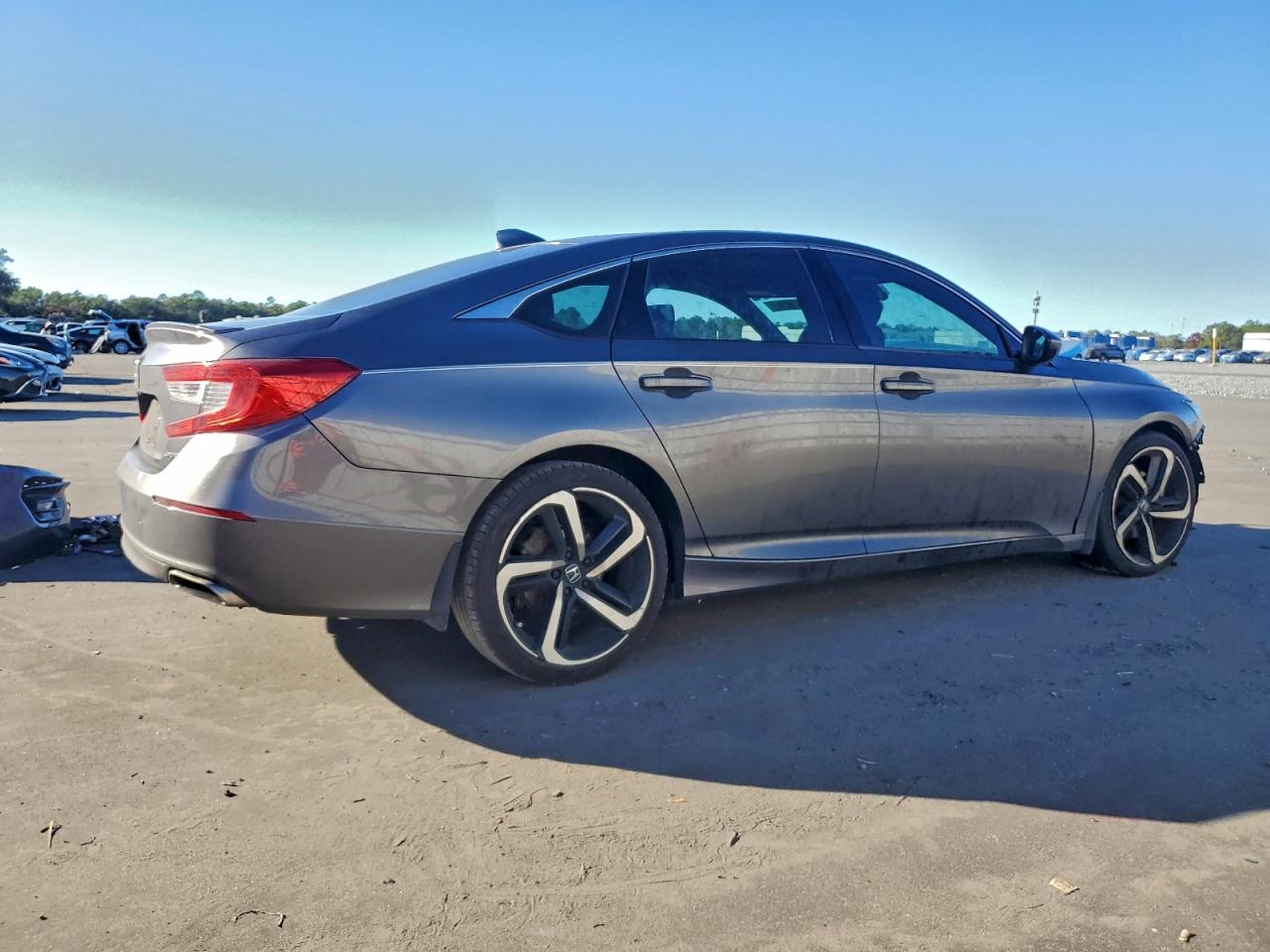 2018 HONDA ACCORD SPORT photo 3