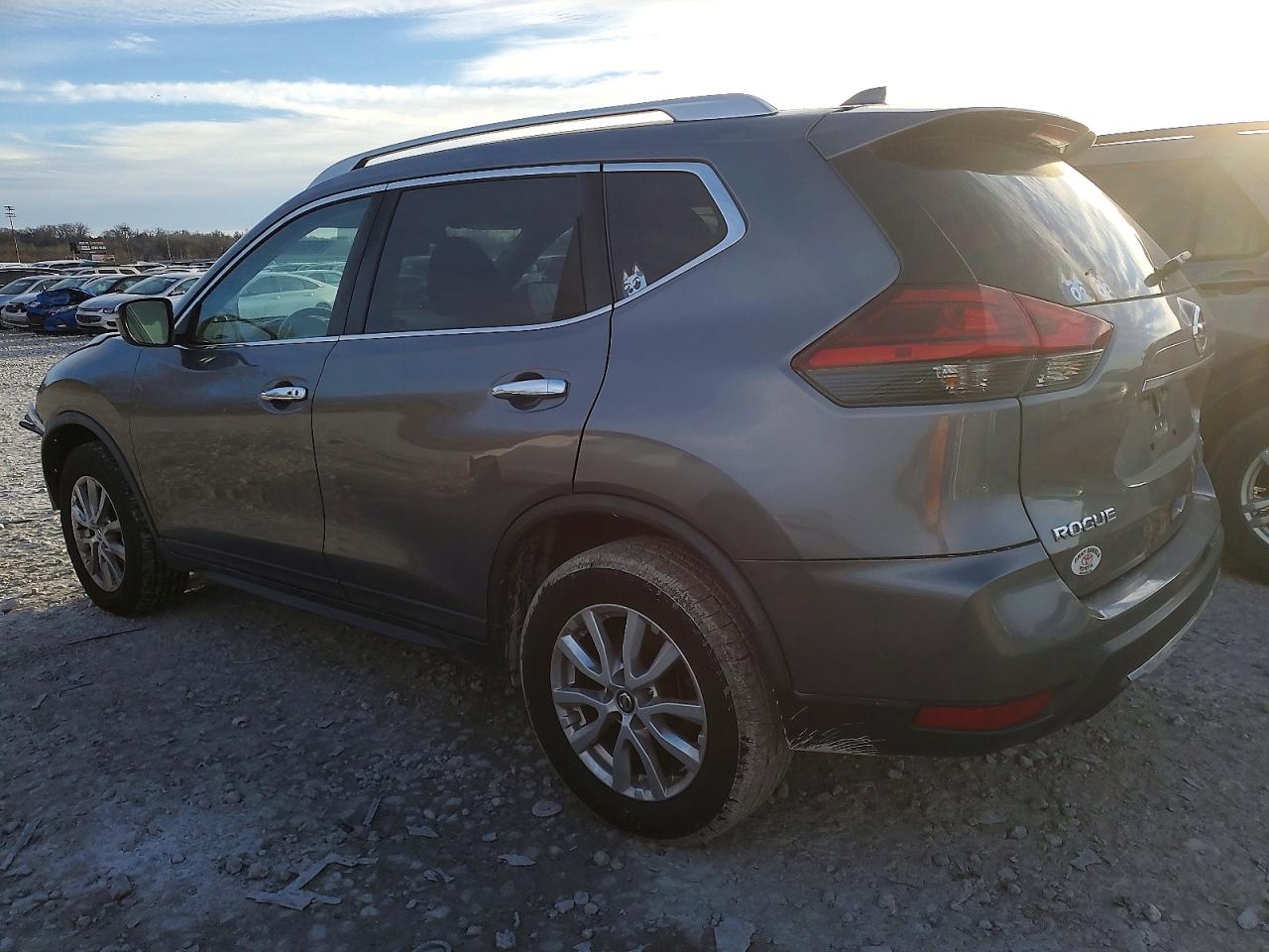 2017 NISSAN ROGUE S photo 2