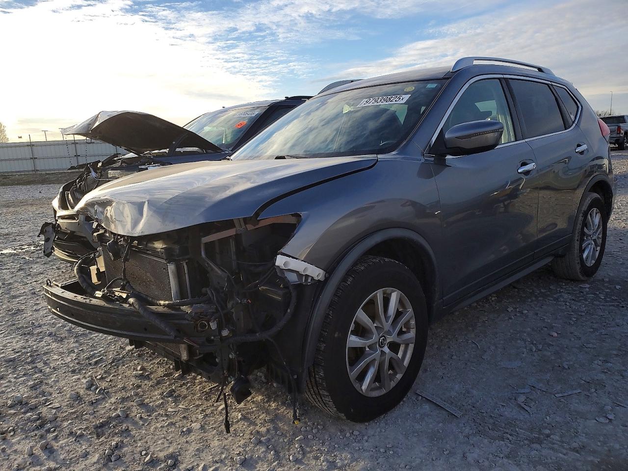 2017 NISSAN ROGUE