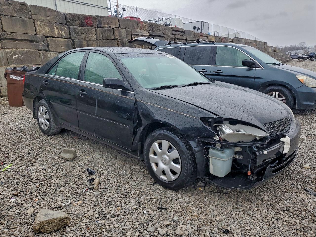 2004 TOYOTA CAMRY LE photo 10