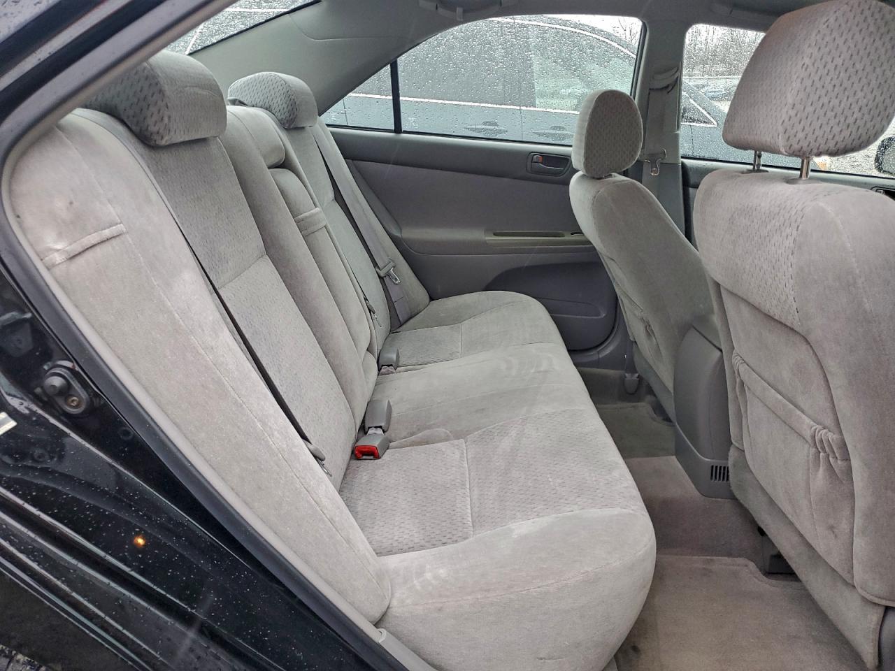 2004 TOYOTA CAMRY LE photo 28