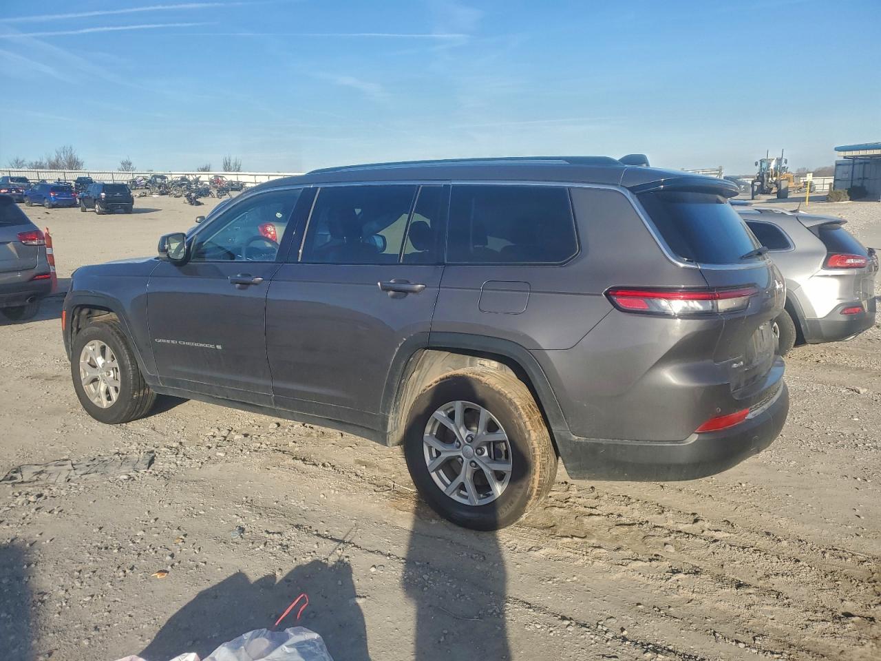 2023 JEEP GRAND CHEROKEE L LIMITED photo 3