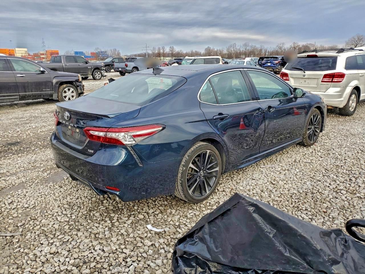 2018 TOYOTA CAMRY XSE photo 5