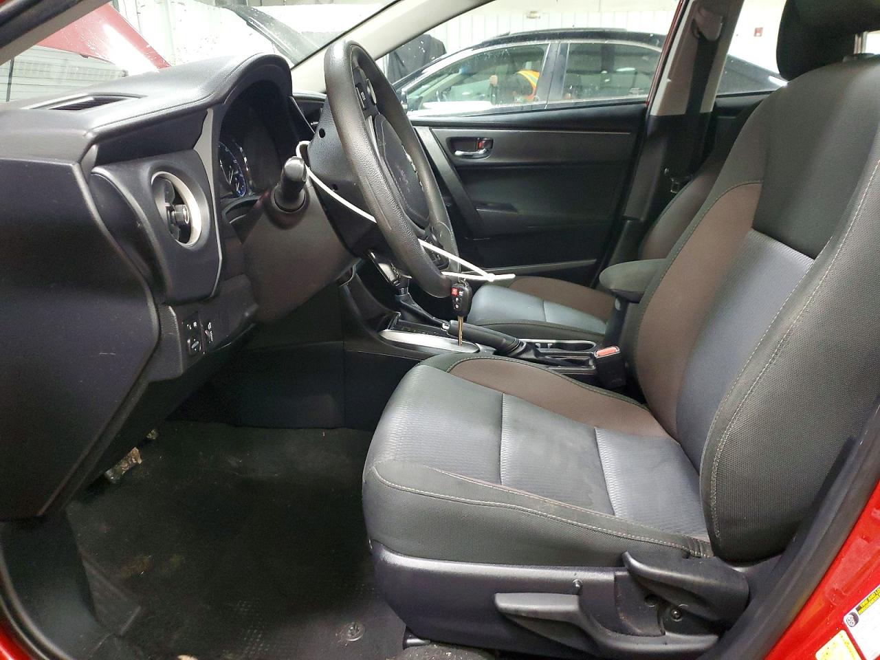 2018 TOYOTA COROLLA L photo 7