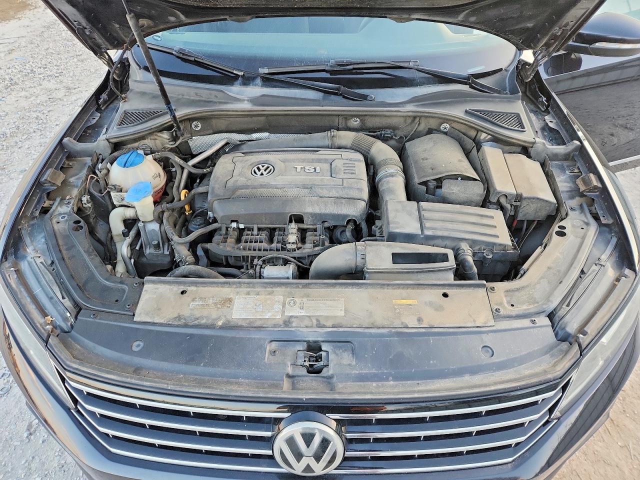 2017 VOLKSWAGEN PASSAT S photo 21