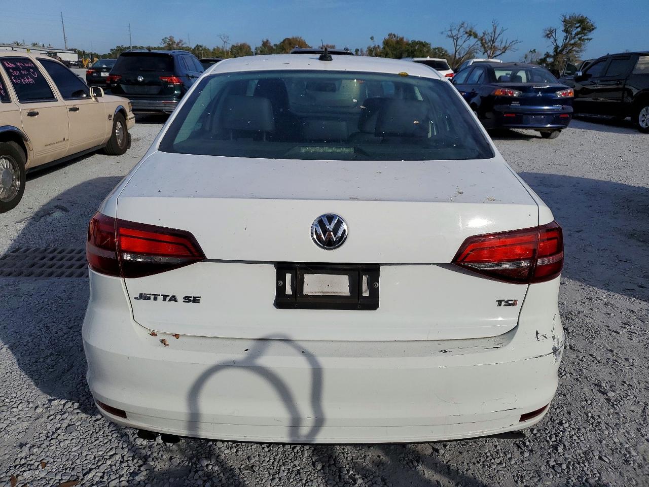 2016 VOLKSWAGEN JETTA SE photo 11