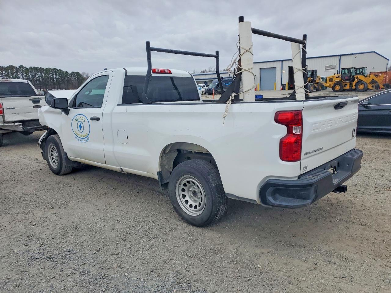 2023 CHEVROLET SILVERADO C1500 photo 3