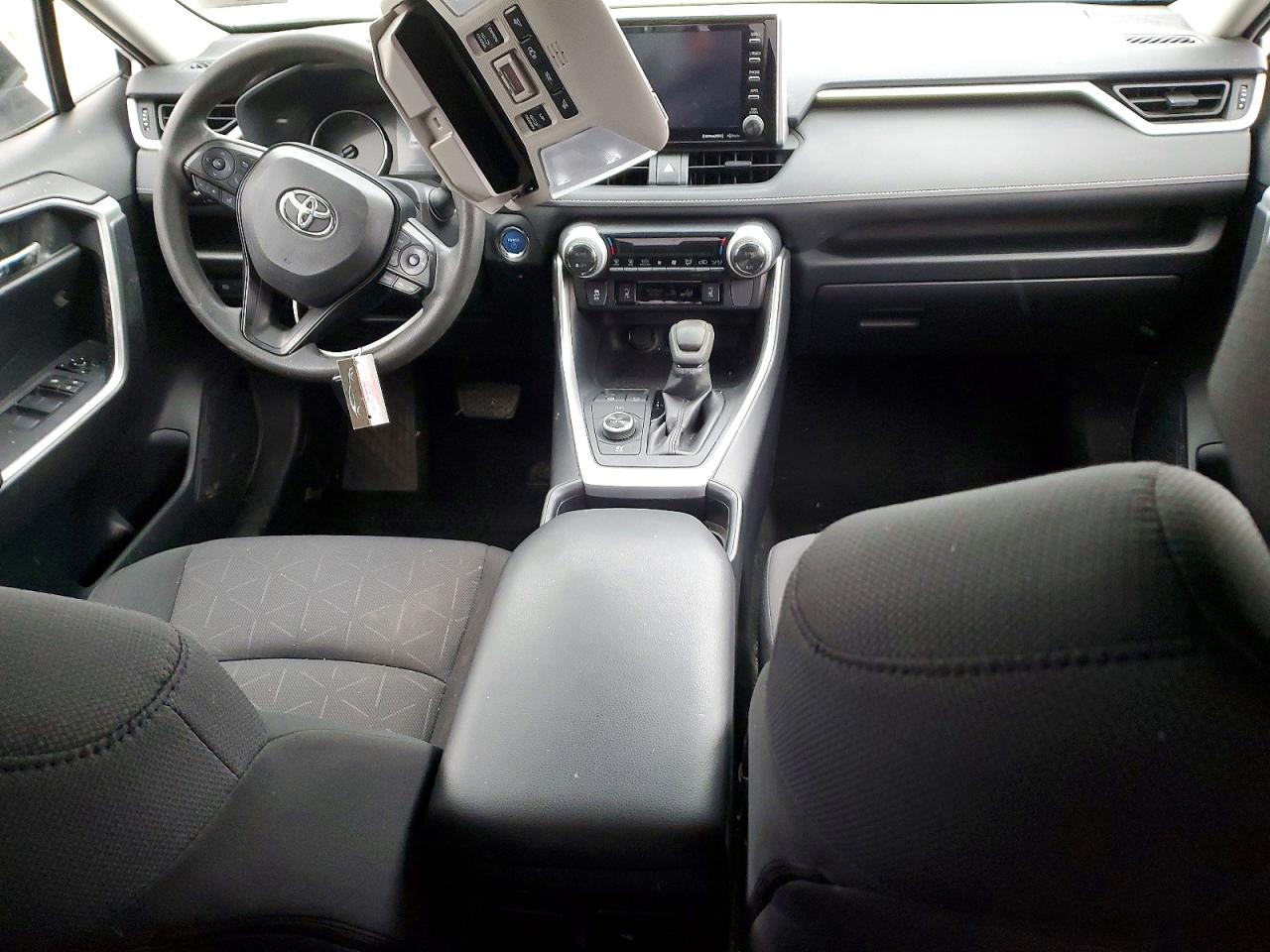 2019 TOYOTA RAV4 XLE photo 8