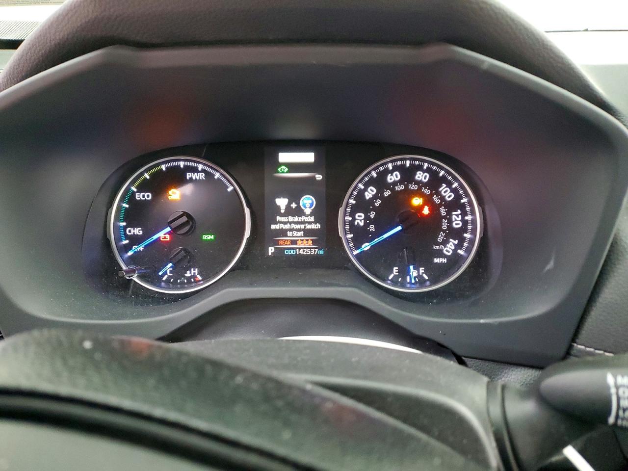 2019 TOYOTA RAV4 XLE photo 9