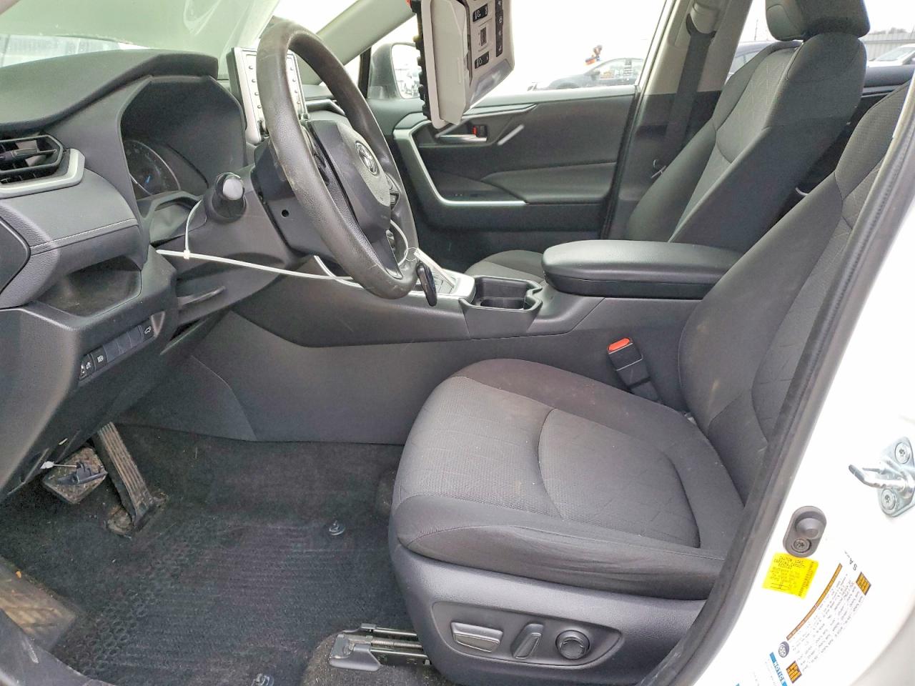 2019 TOYOTA RAV4 XLE photo 7