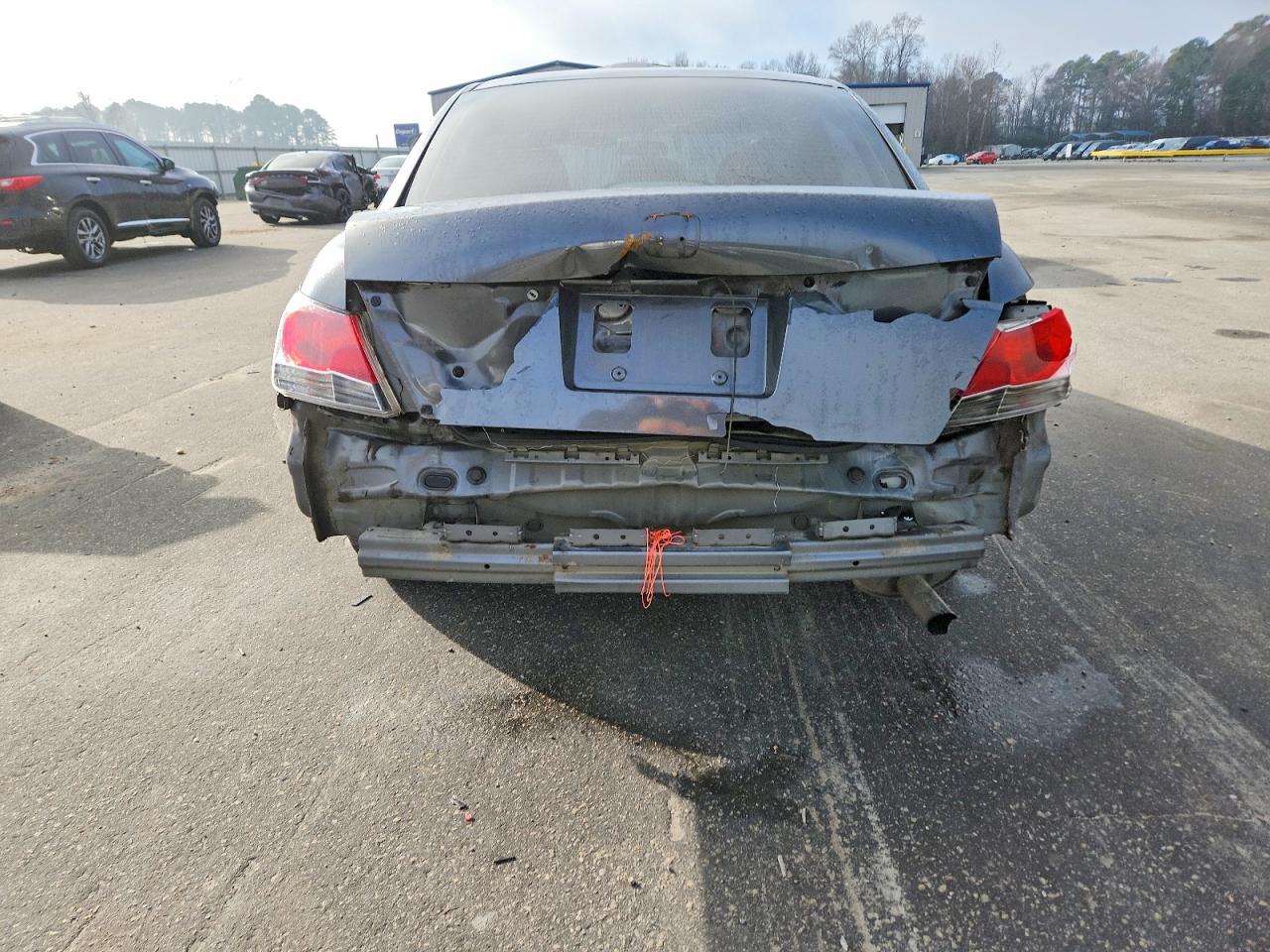 2010 HONDA ACCORD LX photo 11