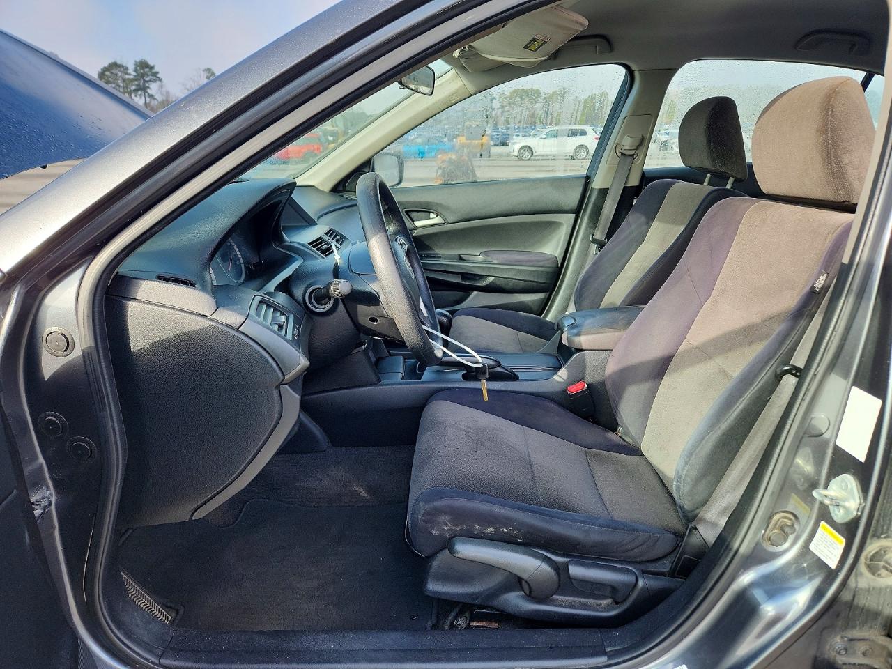 2010 HONDA ACCORD LX photo 13