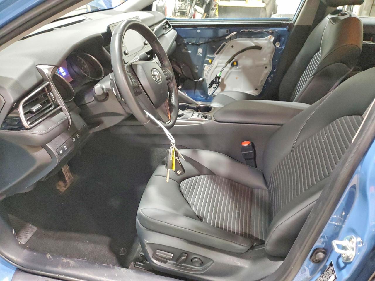 2024 TOYOTA CAMRY SE NIGHT SHADE photo 7