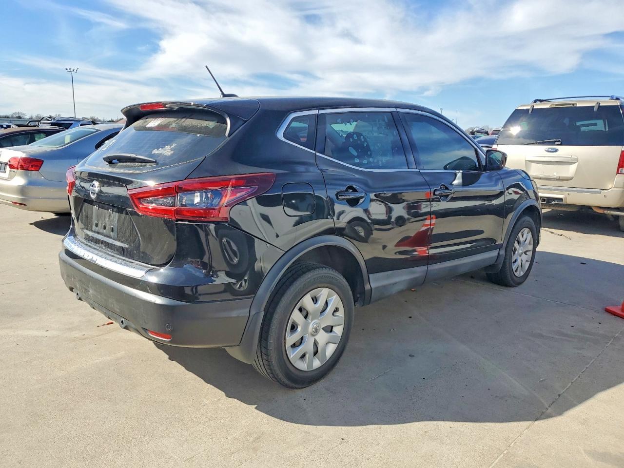 2020 NISSAN ROGUE SPORT S photo 3