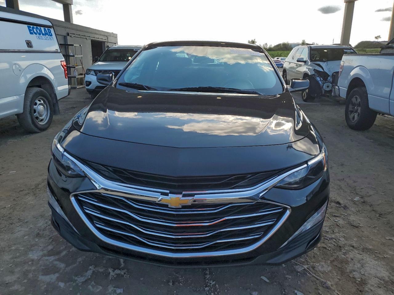 2023 CHEVROLET MALIBU LT photo 9