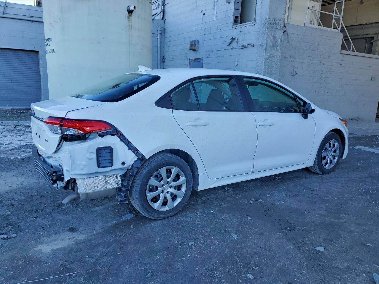 2025 TOYOTA COROLLA LE photo 5